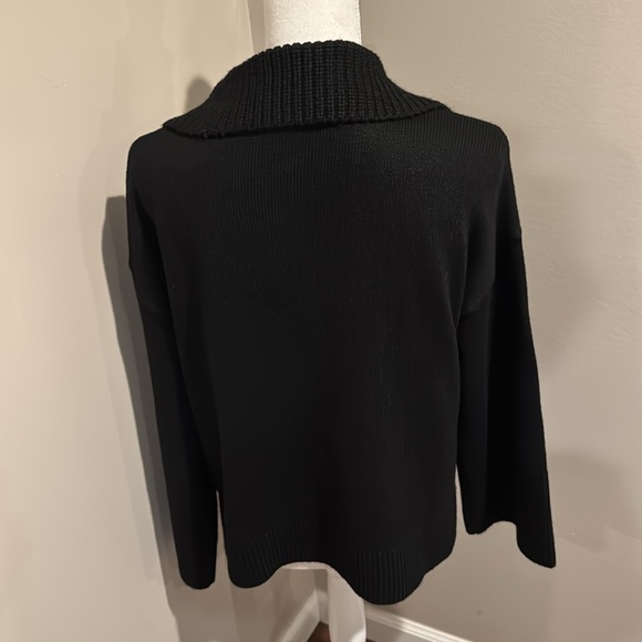 Vince Camuto NWT “Cozy Season” wide v neck knit sweater with wide ribbed collar - Picture 5 of 8